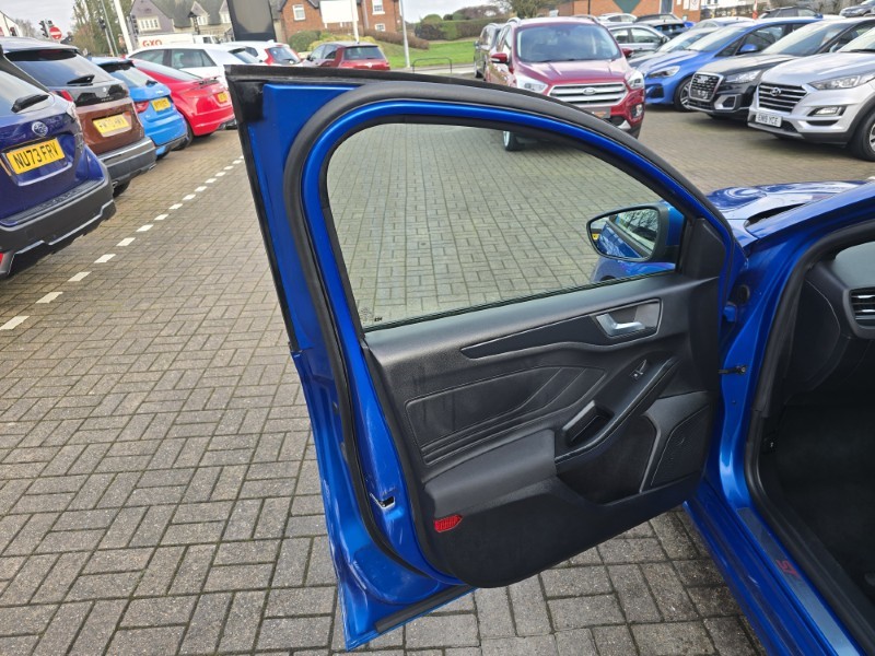 2019 (19) FORD FOCUS 1.0 EcoBoost 125 ST-Line 5dr 5142112
