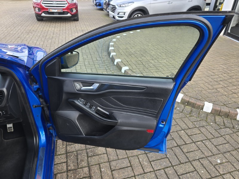 2019 (19) FORD FOCUS 1.0 EcoBoost 125 ST-Line 5dr 5142115