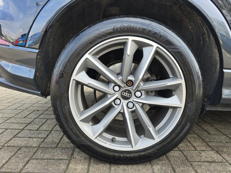 2022 (71) AUDI Q3 40 TDI 200 Quattro Black Edition 5dr S Tronic 5141974