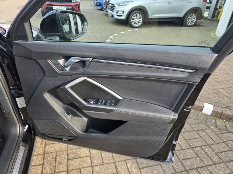 2022 (71) AUDI Q3 40 TDI 200 Quattro Black Edition 5dr S Tronic 5142009