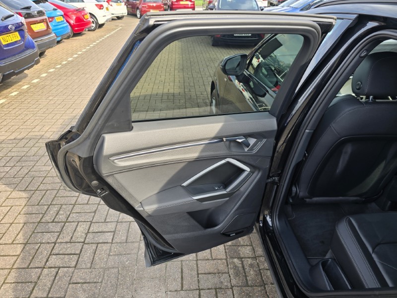 2022 (71) AUDI Q3 40 TDI 200 Quattro Black Edition 5dr S Tronic 5141995