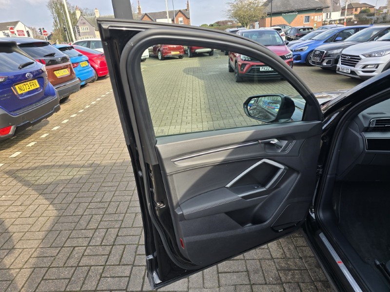 2022 (71) AUDI Q3 40 TDI 200 Quattro Black Edition 5dr S Tronic 5142003