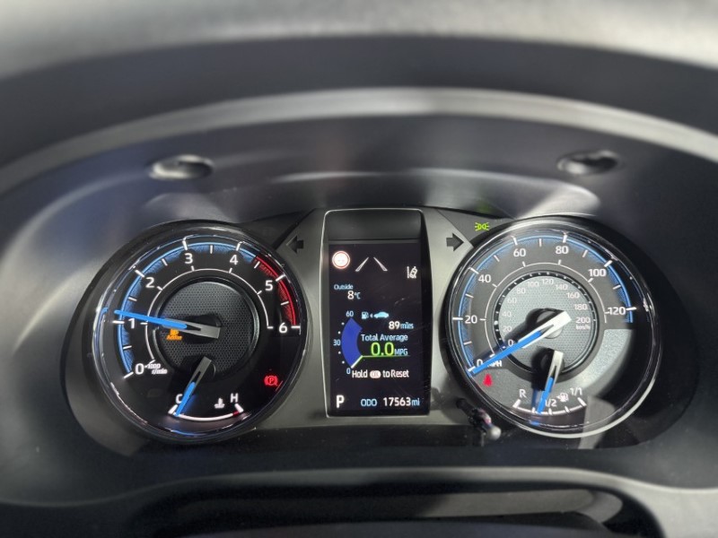 2025 (74) TOYOTA COMMERCIAL HILUX Invincible X D/Cab Pick Up 2.8 D 48V Auto 5223023