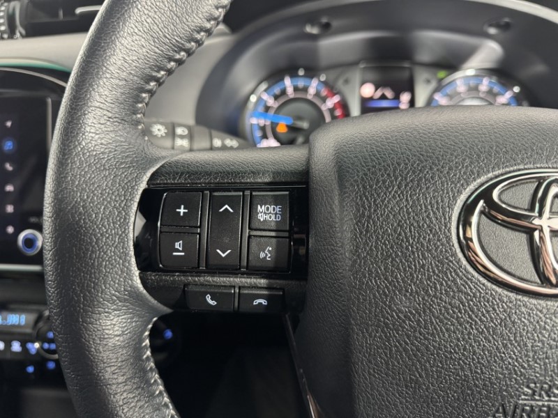 2025 (74) TOYOTA COMMERCIAL HILUX Invincible X D/Cab Pick Up 2.8 D 48V Auto 5223021