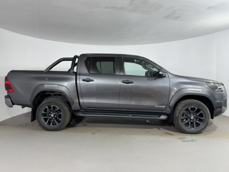 2025 (74) TOYOTA COMMERCIAL HILUX Invincible X D/Cab Pick Up 2.8 D 48V Auto 5223070