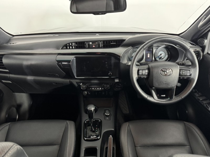 2025 (74) TOYOTA COMMERCIAL HILUX Invincible X D/Cab Pick Up 2.8 D 48V Auto 5223056