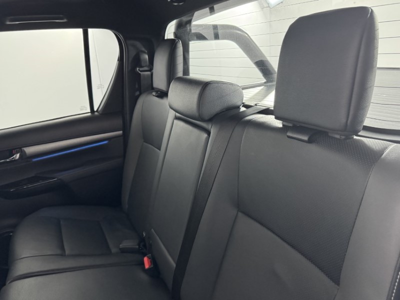 2025 (74) TOYOTA COMMERCIAL HILUX Invincible X D/Cab Pick Up 2.8 D 48V Auto 5223055