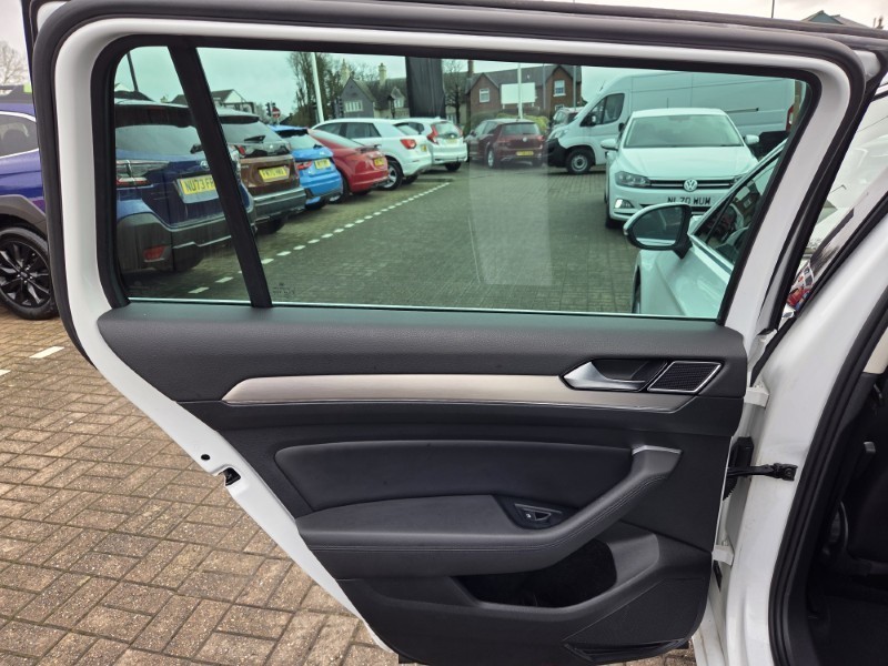 2016 (66) VOLKSWAGEN PASSAT 2.0 TDI SCR 190 GT 5dr 5151201