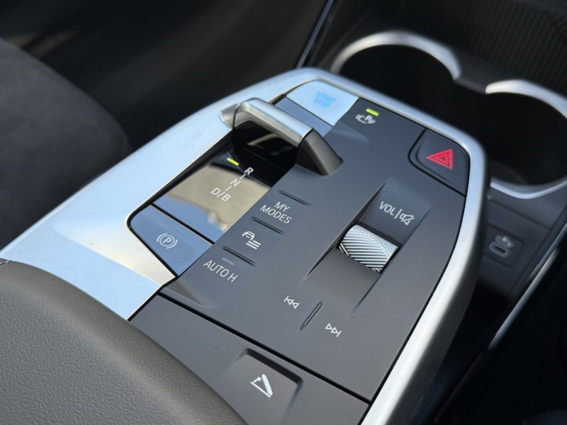 2025 (75) BMW iX2 150kW eDrive20 Shadow Edition 65kWh 5dr Auto 4532198