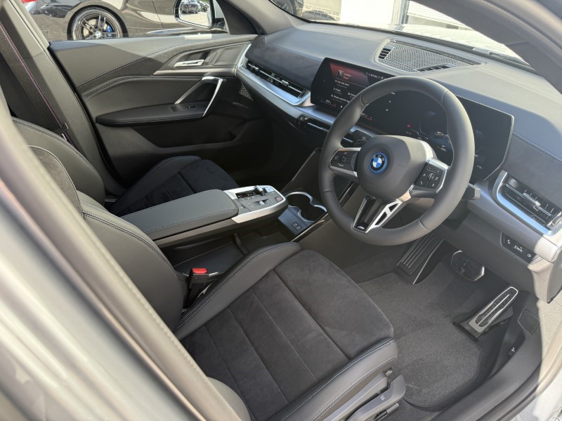 2025 (75) BMW iX2 150kW eDrive20 Shadow Edition 65kWh 5dr Auto 4532188