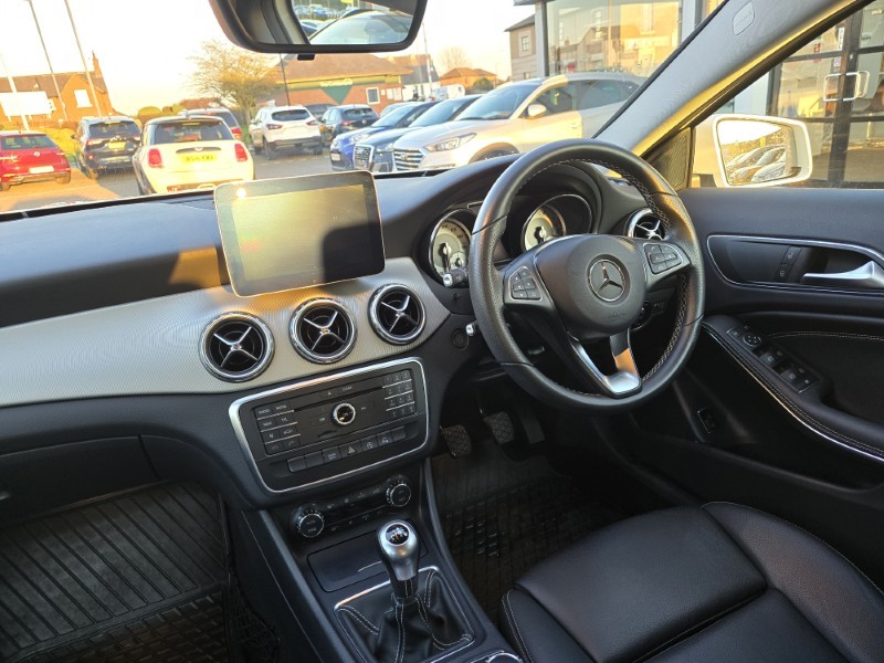 2016 (66) MERCEDES-BENZ GLA 200 Sport 5dr 5137633