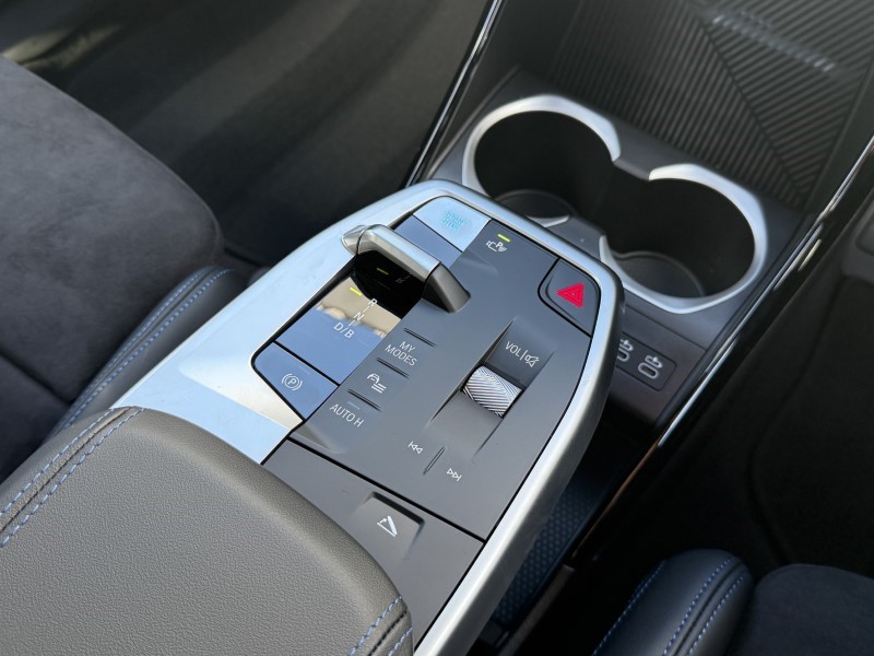 2025 (75) BMW iX2 150kW eDrive20 Shadow Edition 65kWh 5dr Auto 4532197