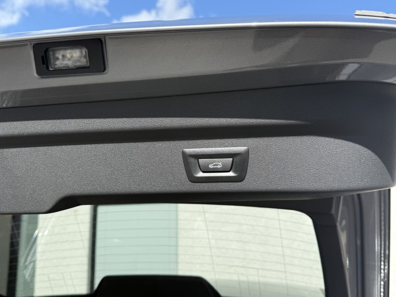 2025 (75) BMW iX2 150kW eDrive20 Shadow Edition 65kWh 5dr Auto 4532185