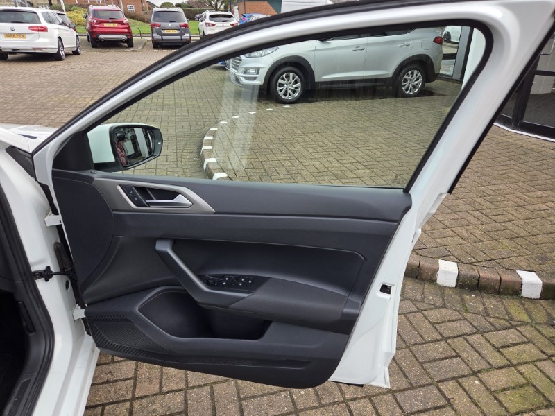 2020 (70) VOLKSWAGEN POLO 1.0 TSI 95 Match 5dr 5145367