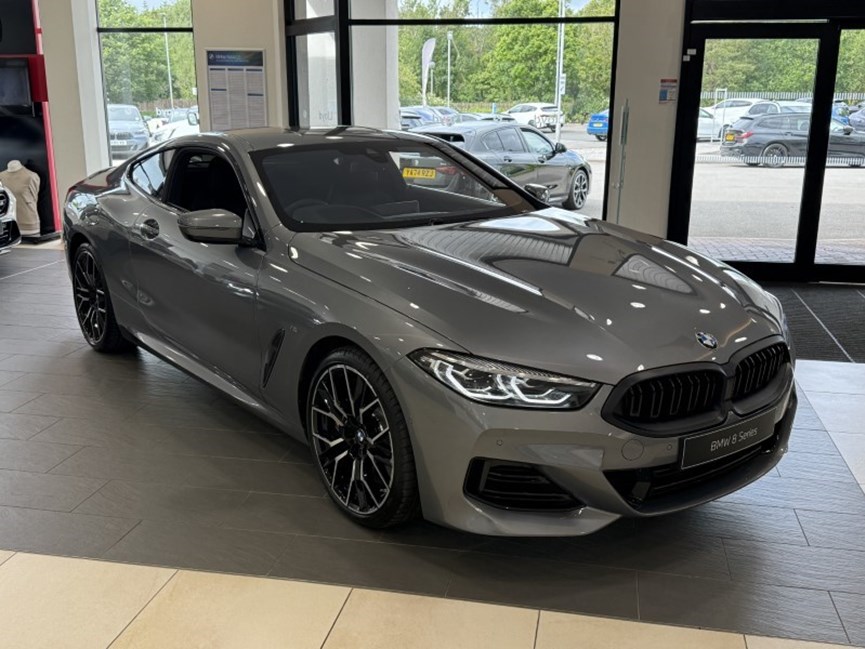 BMW 8 SERIES