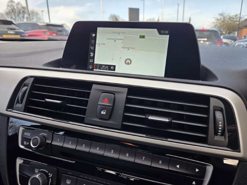 2018 (18) BMW 1 SERIES 116d SE Business 5dr [Nav/Servotronic] 5178968