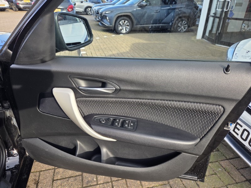 2018 (18) BMW 1 SERIES 116d SE Business 5dr [Nav/Servotronic] 5178957