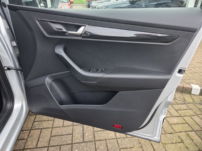 2020 (20) SKODA KAROQ 1.5 TSI SE L 5dr DSG 5181641