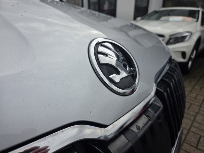 2020 (20) SKODA KAROQ 1.5 TSI SE L 5dr DSG 5181601