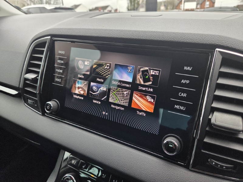 2020 (20) SKODA KAROQ 1.5 TSI SE L 5dr DSG 5181654