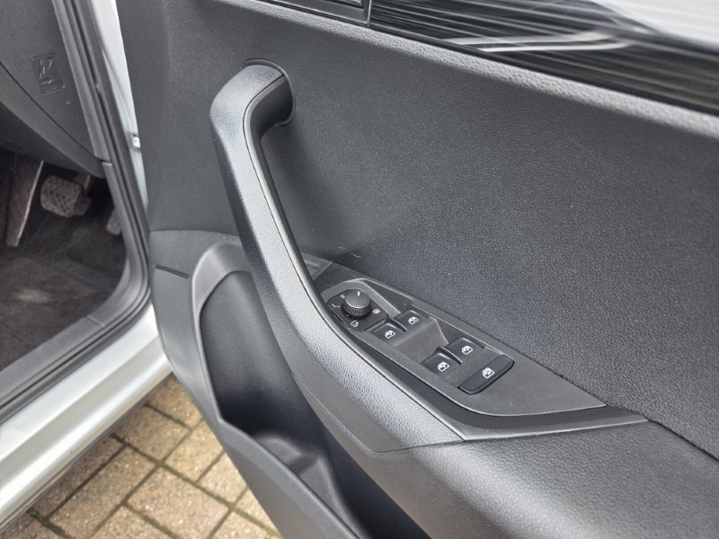 2020 (20) SKODA KAROQ 1.5 TSI SE L 5dr DSG 5181642