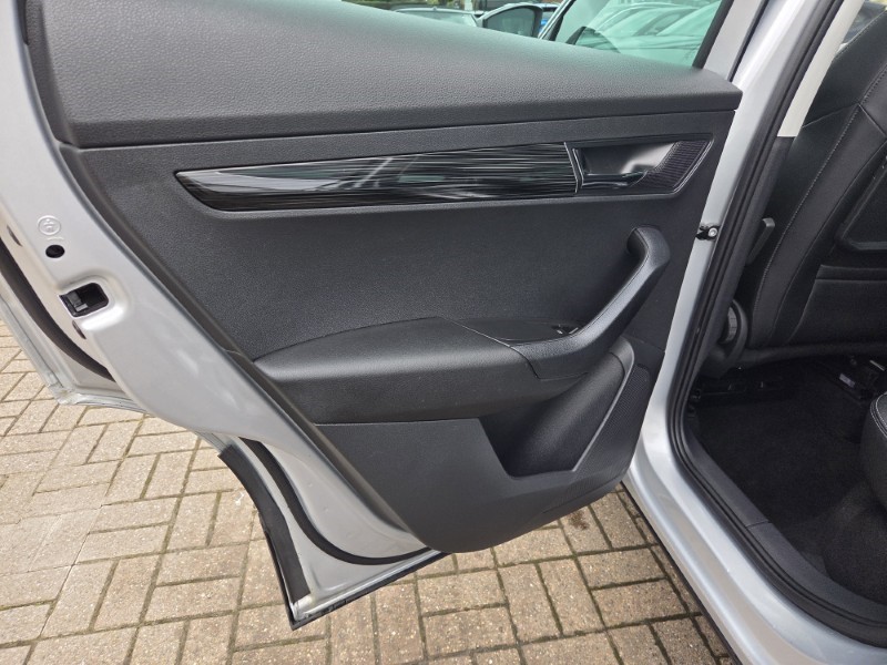 2020 (20) SKODA KAROQ 1.5 TSI SE L 5dr DSG 5181624