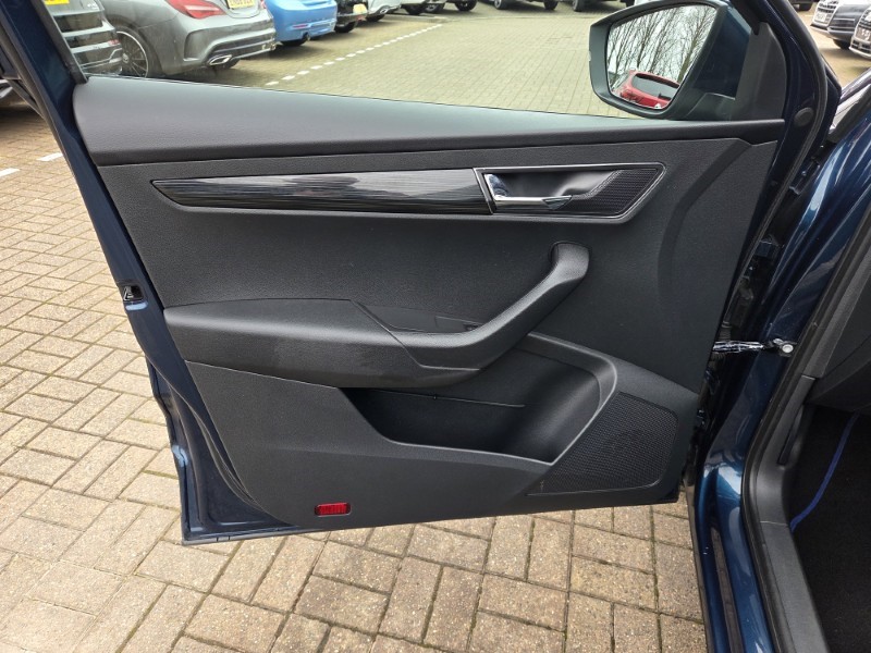 2019 (19) SKODA KAROQ 2.0 TDI SE L 5dr 5194469