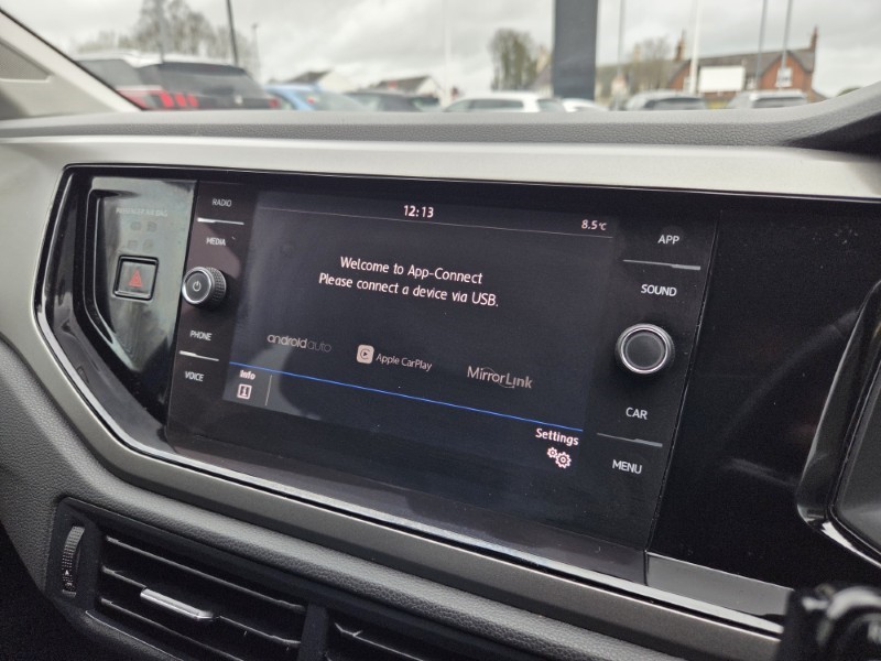 2018 (18) VOLKSWAGEN POLO 1.0 SE 5dr 5182407