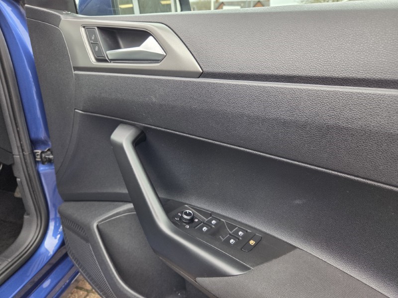 2018 (18) VOLKSWAGEN POLO 1.0 SE 5dr 5182395