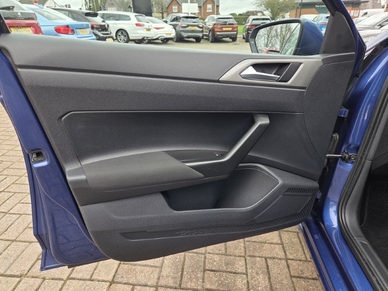 2018 (18) VOLKSWAGEN POLO 1.0 SE 5dr 5182386