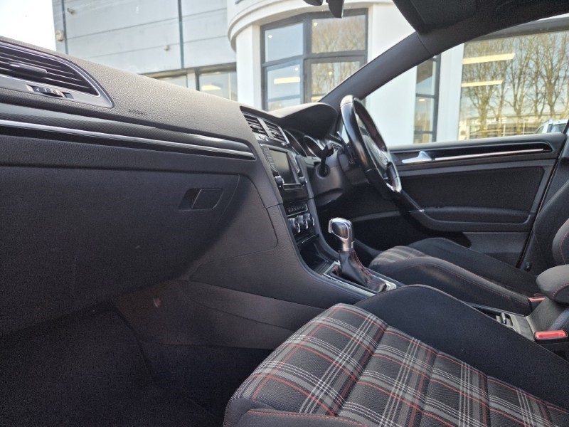 2016 (66) VOLKSWAGEN GOLF 2.0 TSI GTI 5dr DSG [Nav] 5184333