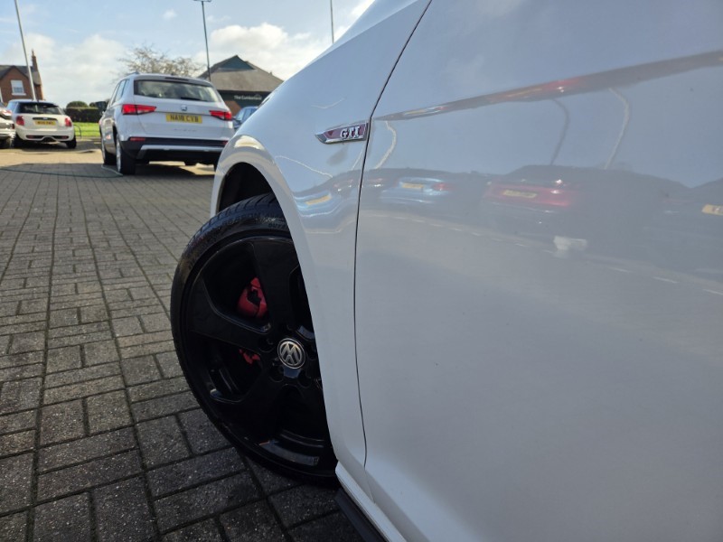 2016 (66) VOLKSWAGEN GOLF 2.0 TSI GTI 5dr DSG [Nav] 5184338