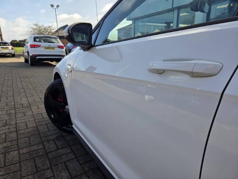 2016 (66) VOLKSWAGEN GOLF 2.0 TSI GTI 5dr DSG [Nav] 5184339