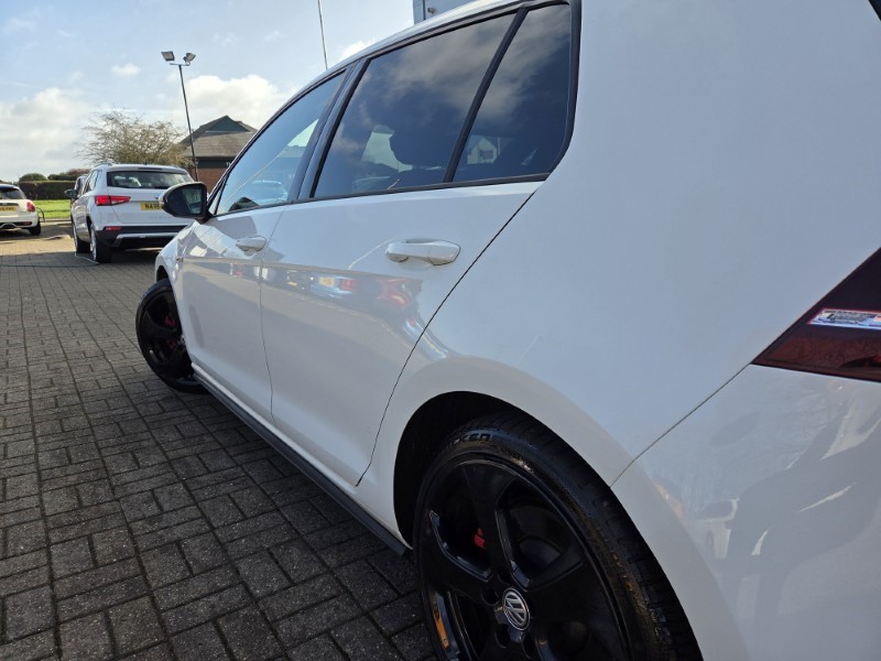 2016 (66) VOLKSWAGEN GOLF 2.0 TSI GTI 5dr DSG [Nav] 5184341