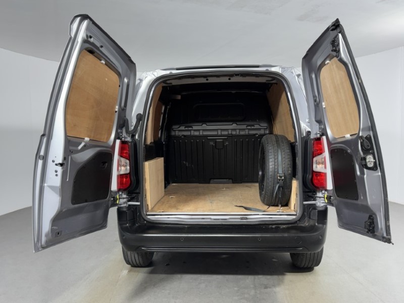 2024 (74) PEUGEOT COMMERCIAL PARTNER 1.5 BlueHDi 100 Professional Van 5206575