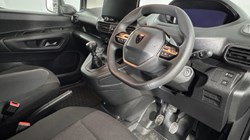 2024 (74) PEUGEOT COMMERCIAL PARTNER 1.5 BlueHDi 100 Professional Van 5206559
