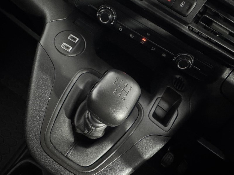 2024 (74) PEUGEOT COMMERCIAL PARTNER 1.5 BlueHDi 100 Professional Van 5206556