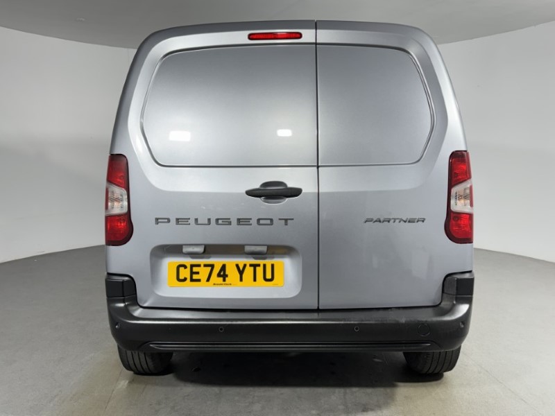 2024 (74) PEUGEOT COMMERCIAL PARTNER 1.5 BlueHDi 100 Professional Van 5206579