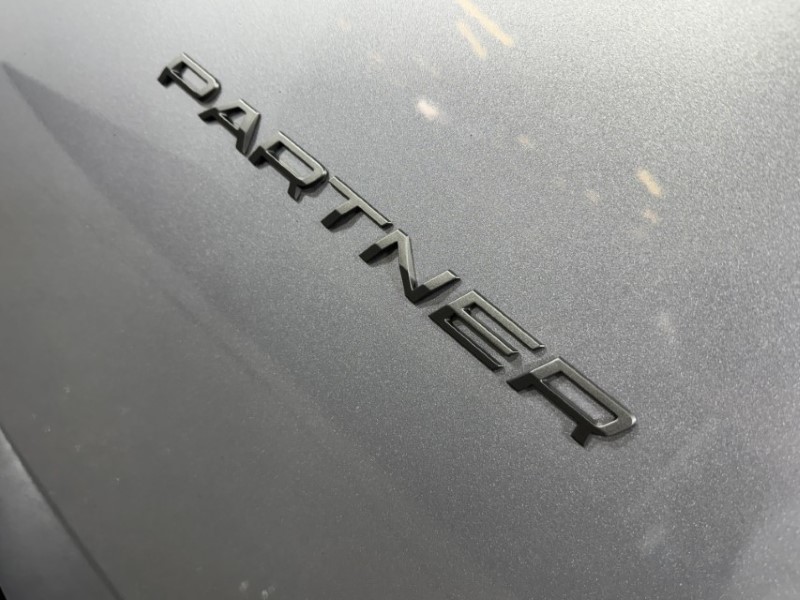 2024 (74) PEUGEOT COMMERCIAL PARTNER 1.5 BlueHDi 100 Professional Van 5206572