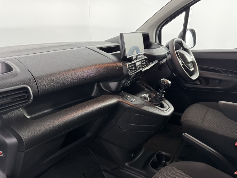 2024 (74) PEUGEOT COMMERCIAL PARTNER 1.5 BlueHDi 100 Professional Van 5206585