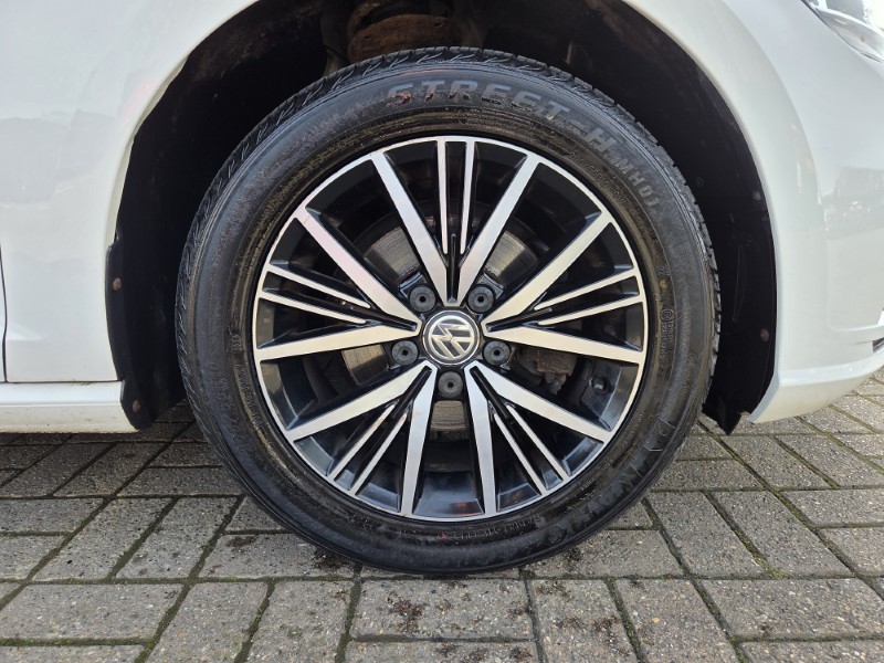 2017 (67) VOLKSWAGEN GOLF 1.0 TSI 110 SE 5dr 5206061