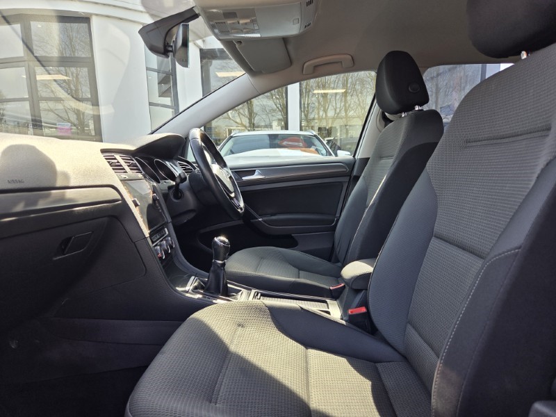 2017 (67) VOLKSWAGEN GOLF 1.0 TSI 110 SE 5dr 5206083