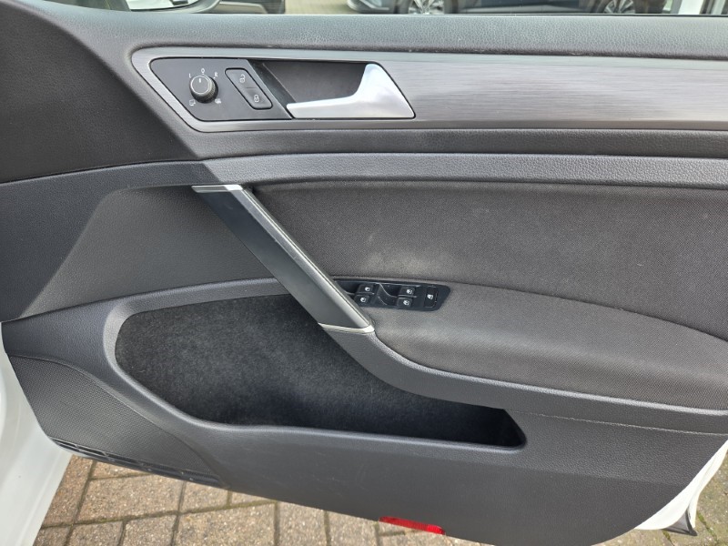 2017 (67) VOLKSWAGEN GOLF 1.0 TSI 110 SE 5dr 5206085