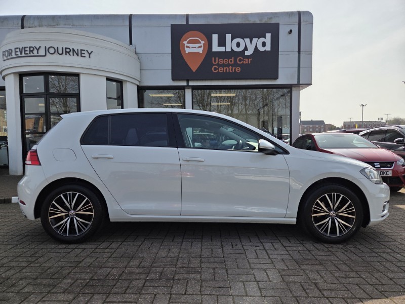 2017 (67) VOLKSWAGEN GOLF 1.0 TSI 110 SE 5dr 5206060