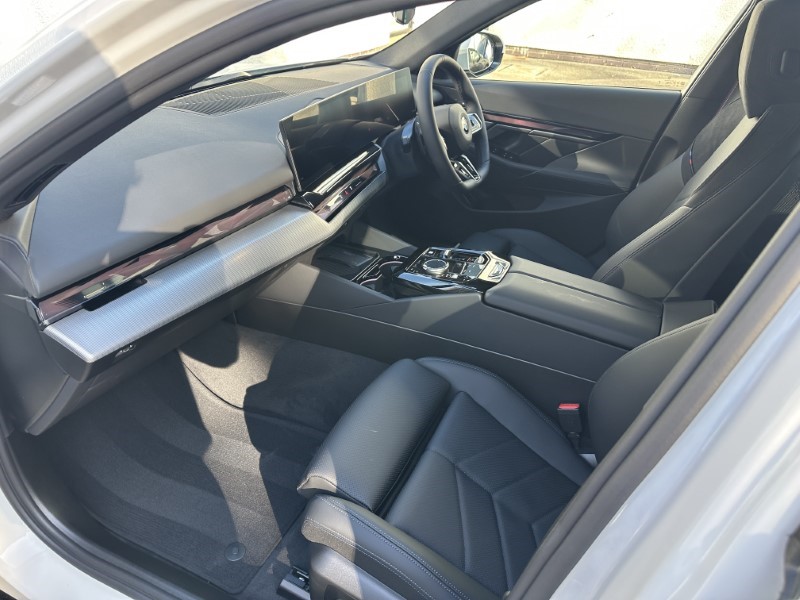  BMW 5 SERIES 520i M Sport Pro 4dr Auto 4522057