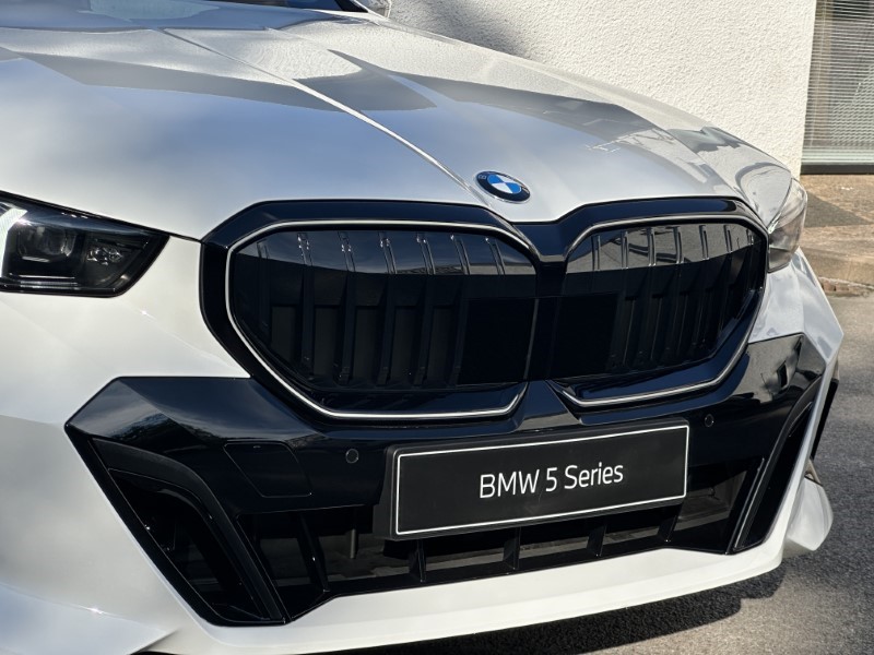  BMW 5 SERIES 520i M Sport Pro 4dr Auto 4522090