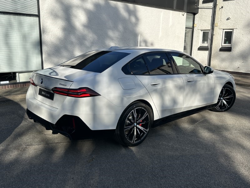  BMW 5 SERIES 520i M Sport Pro 4dr Auto 4522084