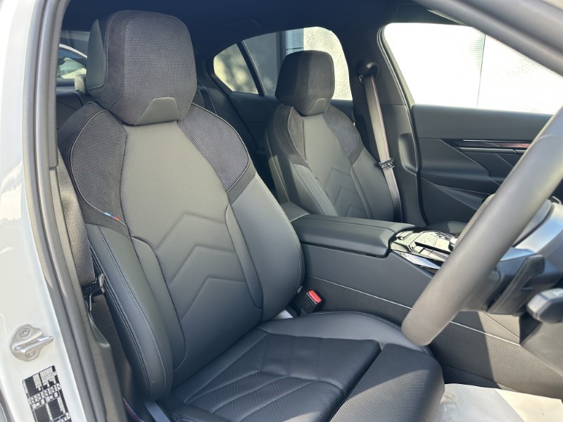  BMW 5 SERIES 520i M Sport Pro 4dr Auto 4522083