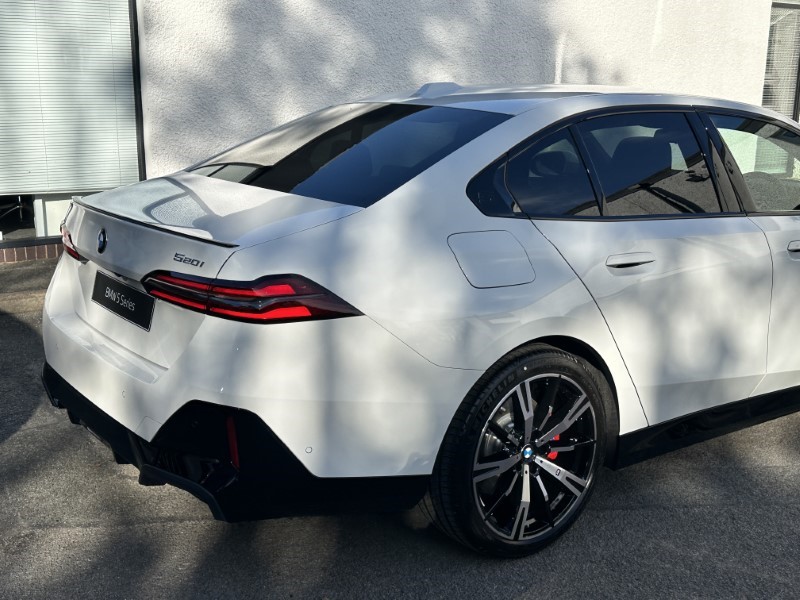  BMW 5 SERIES 520i M Sport Pro 4dr Auto 4522085