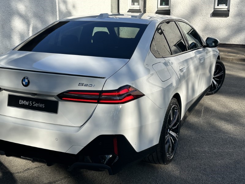  BMW 5 SERIES 520i M Sport Pro 4dr Auto 4522086